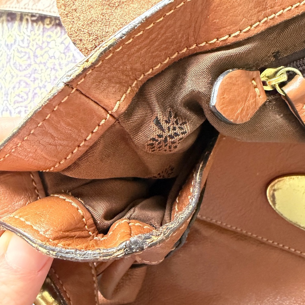 Mulberry Alexa Tan Leather Crossbody Bag with Gold Hardware - Picture 14 of 15